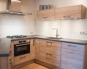 Moderne Kche in Velduil Ferienhaus De Cocksdorp Texel mit allen notwendigen Gerten.