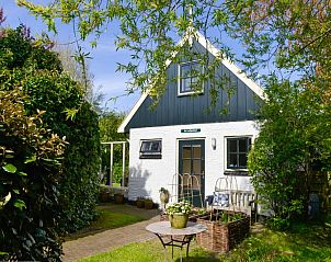 Gezellige entree van Het Wulpenlied vakantiehuis in De Cocksdorp Texel omgeven door natuur.