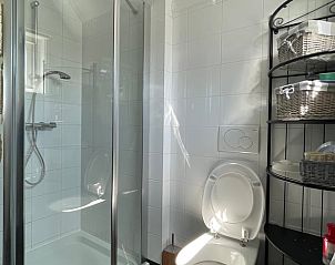 Moderne badkamer in Vakantiehuisje in De Cocksdorp, Texel, Waddeneilanden.