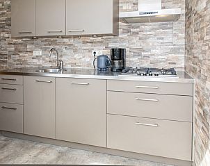 Volledig uitgeruste keuken in Bungalow Tamarisk 164 - Bartje, De Cocksdorp, Texel met moderne apparatuur.