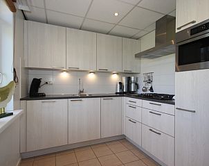 Moderne keuken in Bungalow De Witte Hoek 6 Pers. in De Cocksdorp, Texel, van alle gemakken voorzien.