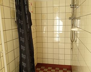 Praktisches Badezimmer im Ferienhaus Familie Bouthoorn, Sd Eierland, Texel mit Dusche.