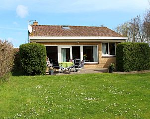 Vakantiehuis Slufterhoek 076 in De Cocksdorp Texel met zonnig terras en groene tuin