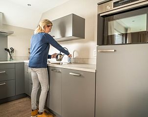 Moderne keuken van Type B-10 Hodshonstraat vakantiehuis in De Cocksdorp, Texel, Waddeneilanden.