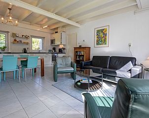 Ruime open keuken en eetruimte in Vakantiehuis Slufteroord 300, Bungalowpark Slufteroord, Texel.