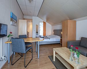 Eet- en woonruimte in vakantiehuis Type 1 - 2100, De Cocksdorp, Texel.