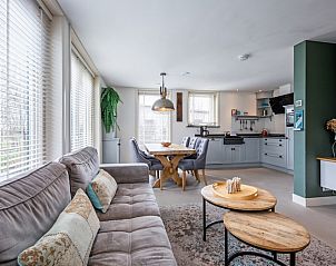 Open leefruimte in Bungalow Postweg 109, De Cocksdorp, Texel. Stijlvol vakantiehuis op de Waddeneilanden.