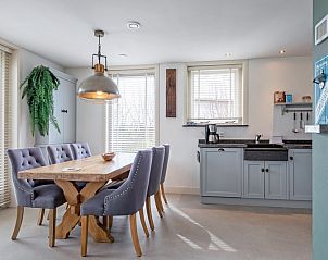 Eetkamer in Bungalow Postweg 109, De Cocksdorp, Texel. Gezellig vakantiehuis op de Waddeneilanden.