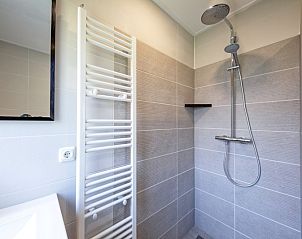 Stylish shower room in Holiday home Slufterhoek 132, De Cocksdorp, Texel with modern amenities and elegant design.