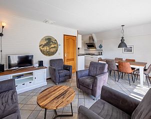 Das Ferienhaus Schelpenoord 135 in De Cocksdorp auf Texel verfgt ber einen offenen Wohn- und Essbereich mit modernen Annehmlichkeiten.