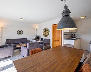 Gerumiges Esszimmer im Ferienhaus Schelpenoord 135, De Cocksdorp, Texel, ideal fr gemtliche Mahlzeiten auf den Watteninseln.