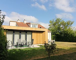 Vacation home D 449 in De Cocksdorp, Texel with sunny terrace and green garden, ideal for relaxation on the Wadden Islands.