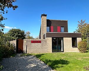 Vacation home B 163 in De Cocksdorp, Texel, offers charming accommodation with a sunny terrace and green surroundings on the Wadden Islands.