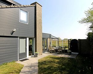 Vakantiehuis B 127 in De Cocksdorp, Texel biedt een zonnig terras met uitzicht op de natuur van de Waddeneilanden.