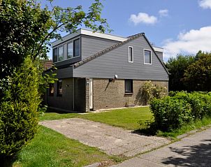 Vakantiehuis B 043 in De Cocksdorp, Texel biedt een charmant verblijf met een moderne uitstraling en groene omgeving op de Waddeneilanden.