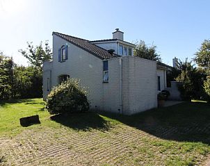 Vacation home F 684 in De Cocksdorp, Texel, offers rustic charm with a spacious garden and surrounding nature on the Wadden Islands.