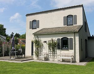 Vakantiehuis E 626 in De Cocksdorp, Texel met zonnig terras en groene tuin, ideaal voor een ontspannen verblijf op de Waddeneilanden.