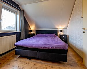 Comfortabele slaapkamer in Tongelen R.D. van, vakantiehuis in De Cocksdorp, Texel, voor een goede nachtrust.