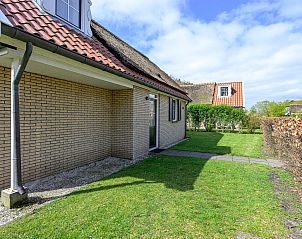 Freistehendes Haus in De Koog mit groem Garten und traditioneller Architektur, gelegen auf Texel, Watteninseln fr einen erholsamen Urlaub.