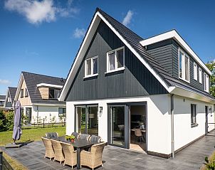 Villa 17 in De Koog, Texel, Ferienhaus mit moderner Architektur und Sonnenterrasse auf den Watteninseln.