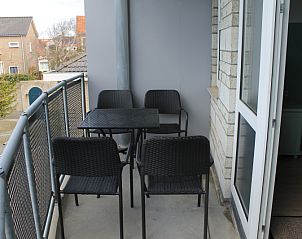 Geniet van het balkon van Appartement Zeedistel 14 in De Koog, Texel. Ontspan in deze vakantiewoning op de Waddeneilanden.