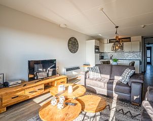 Comfortabele zithoek met televisie in Appartement Juliana 048, De Koog, Texel, Waddeneilanden.