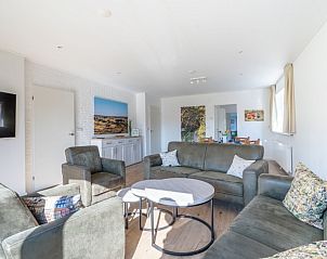 Gezellige zithoek in Orchismient 14 vakantiehuis, De Koog Texel met moderne inrichting.
