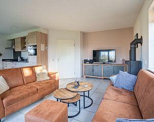 Open keuken en woonkamer in vakantiehuis Maaikeduinweg 13, De Koog, Texel, bieden een knusse sfeer voor een ontspannen vakantie.