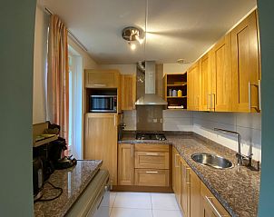 Volledig uitgeruste keuken in Residentie Californi - Vakantiehuis 367, De Koog, Texel, ideaal voor culinaire avonturen.