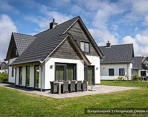 Verblijf 0102204 • Vakantiewoning Texel • Bungalowpark 't Hoogelandt - Deluxe villa 