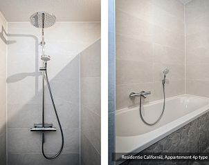 Zonnig balkon met zitje in Type 1 vakantiehuis, De Koog, Texel, met uitzicht op de groene omgeving.