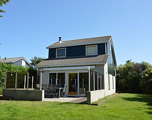Vakantiehuis Stappeland 111 in De Koog, Texel met ruime tuin en zonnig terras, ideaal voor ontspanning op de Waddeneilanden.