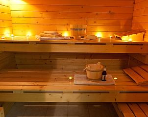 Ontspan in de luxe sauna van Villa 5 in De Koog Texel, een ideale plek voor wellness op de Waddeneilanden.