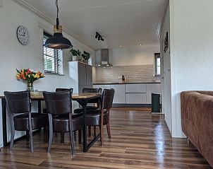 Eetruimte en keuken in D' Duinster vakantiehuis, De Koog, Texel.