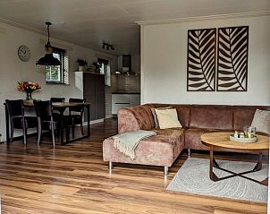 Ruime woon- en eetkamer in D' Duinster vakantiehuis, De Koog, Texel.