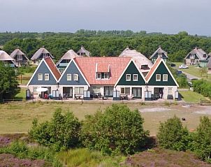 Landleven 4/5 pers. comfortabel vakantiehuis in De Koog, Texel, met uitzicht op de groene omgeving van de Waddeneilanden.