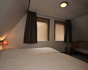 Tweede slaapkamer met kinderbed in Landleven 4/5 pers. vakantiehuis, De Koog, Texel, geschikt voor gezinnen.