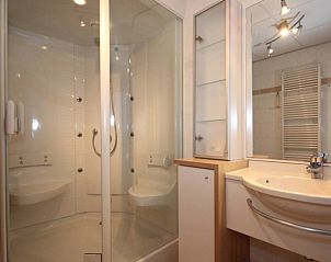 Gerumige Duschkabine in einer Luxusvilla fr 6 Personen mit Sauna, De Koog, Texel, mit luxuriser Ausstattung.