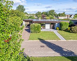 Luchtfoto van Orchismient 20, De Koog, vakantiehuis met ruime tuin op Texel, Waddeneilanden.