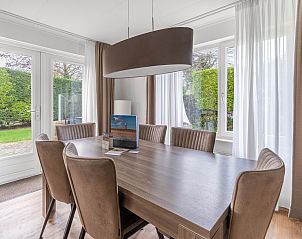 Gerumige Kche des Ferienhauses Kamperfoelie 49 in De Koog Texel, komplett ausgestattet fr einen komfortablen Aufenthalt auf den Watteninseln.