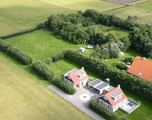 Luchtfoto van Vakantiehuis in De Koog, omgeven door natuur, Texel