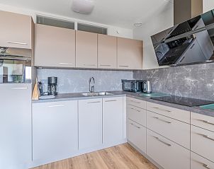 Moderne keuken in Appartement Juliana 050 Eiland en Zeezicht, De Koog, Texel met alle gemakken.