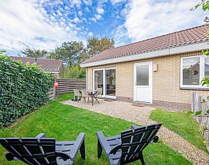 Geniet van de zonnige tuin bij De Strandvondst vakantiehuis in De Koog, Texel.