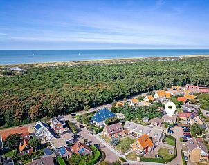 Luchtfoto van de idyllische ligging van De Strandvondst in De Koog, Texel.