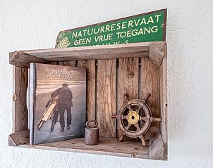 Maritieme decoratie in De Strandvondst vakantiehuis in De Koog, Texel.