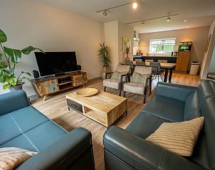 Stilvolles Wohnzimmer in Landgoed Springtij - Stulpje, De Koog, Texel mit moderner Einrichtung.