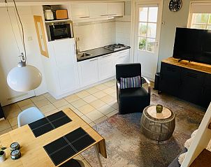 Stijlvolle badkamer in vakantiehuis Texel D in De Koog, Texel, Waddeneilanden.