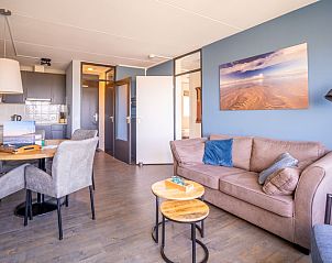 Open keuken en eetgedeelte in Appartement Juliana 156 Zeezicht, De Koog, Texel, ideaal voor gezellige maaltijden.