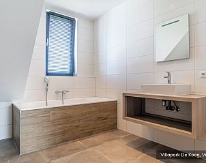 Wellness faciliteiten in Luxe familievilla 6p, De Koog, Texel, met sauna voor ultieme ontspanning.