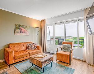 Lichte woonkamer van Appartement Juliana 136 Eiland en Zeezicht in De Koog, Texel met comfortabel interieur.
